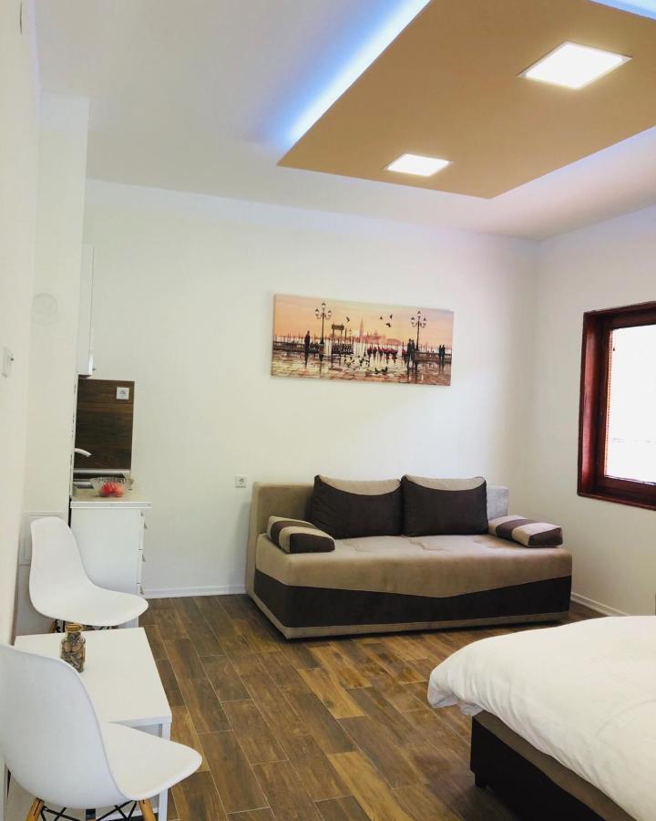 Apartmani Sarovic Tjentiste Exterior photo